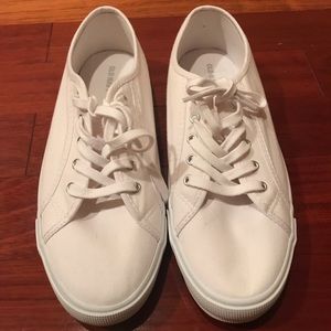 Old Navy white tennis shoes